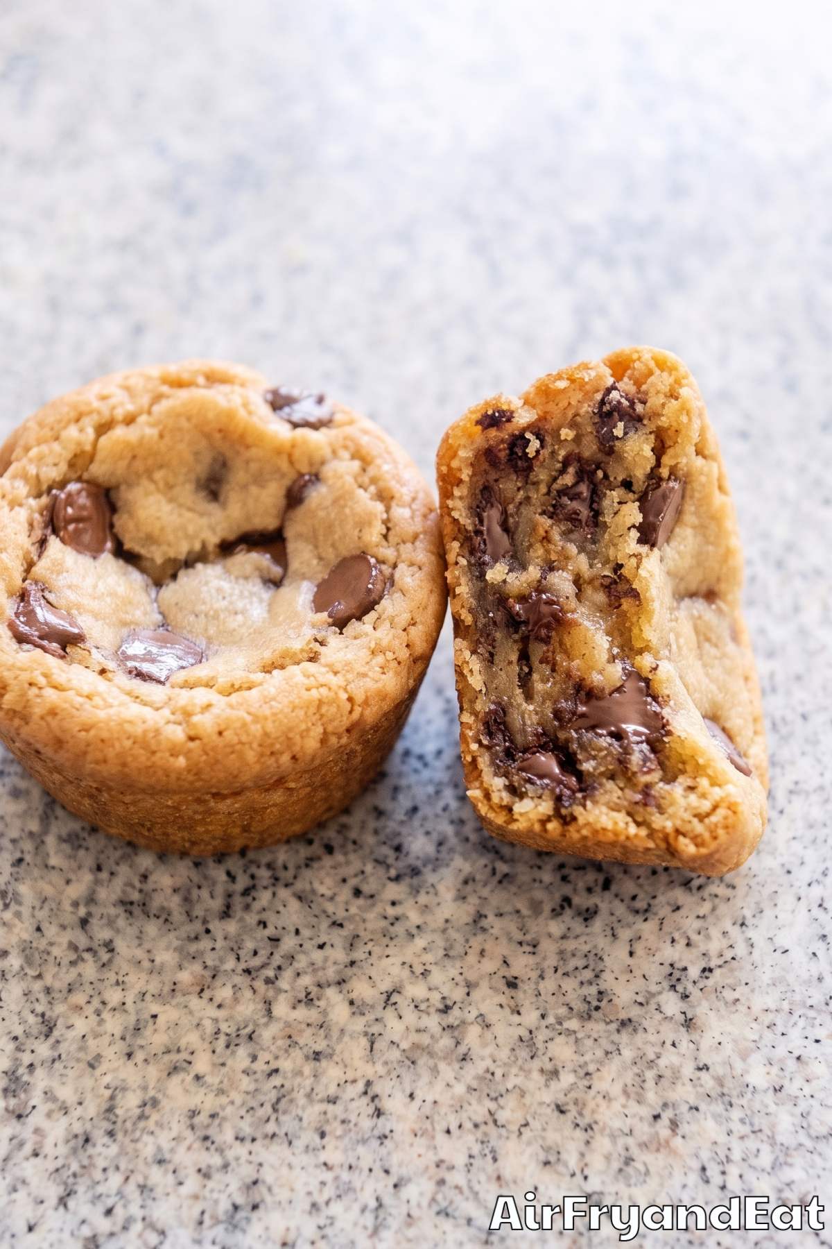 Buttery cookie cups with chocolate chips