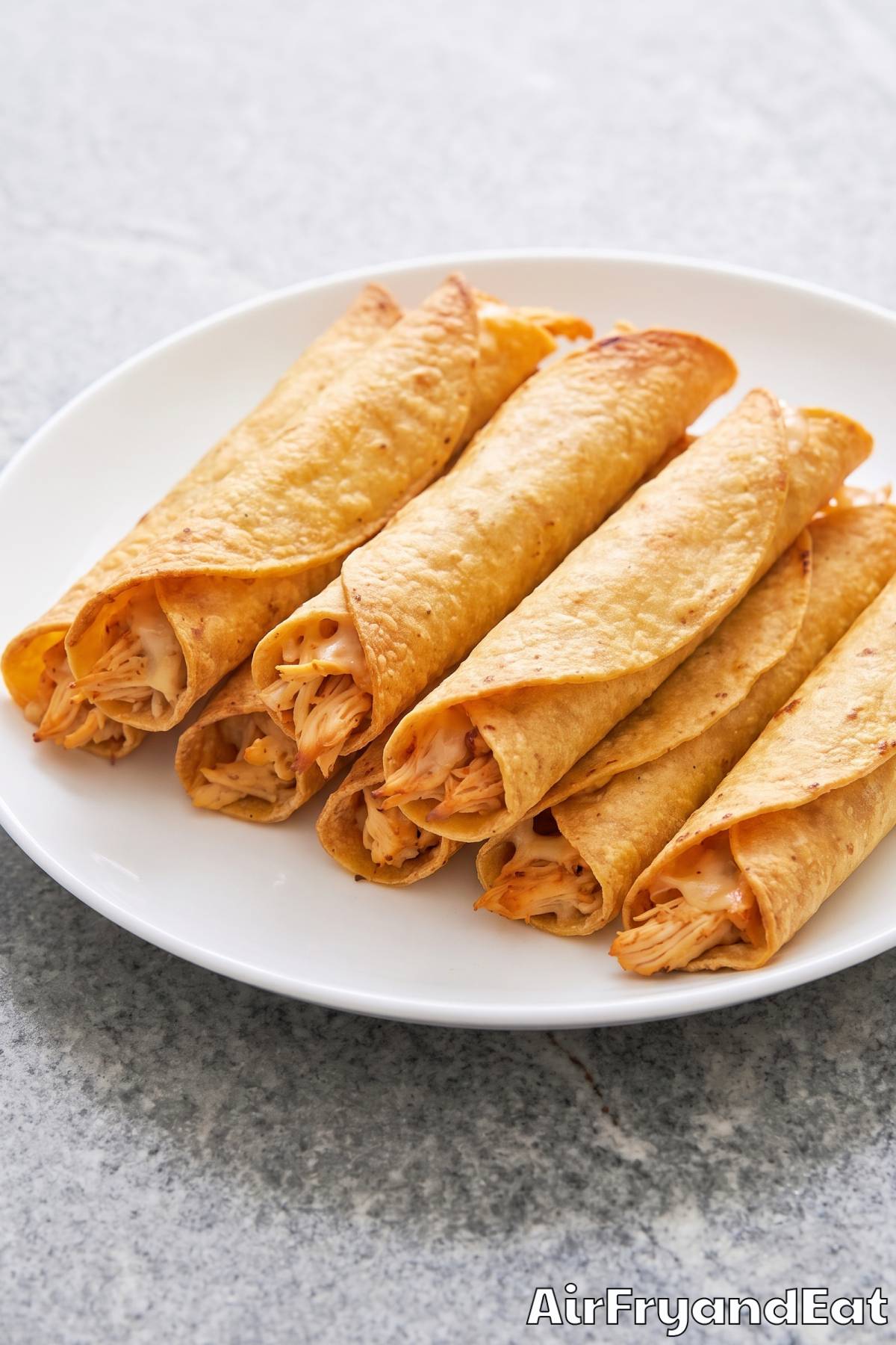 Cheesy chicken taquitos crisp