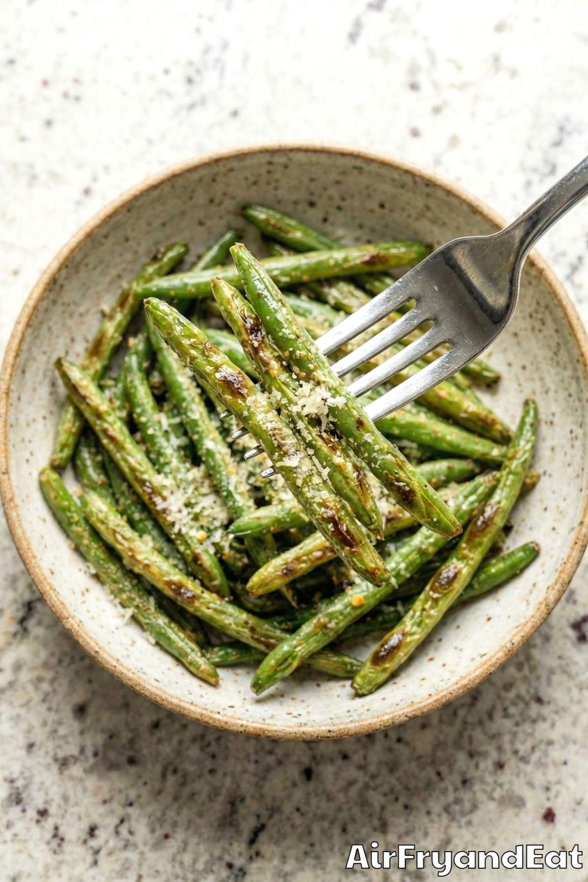 Simple air fryer crispy green beans side dish