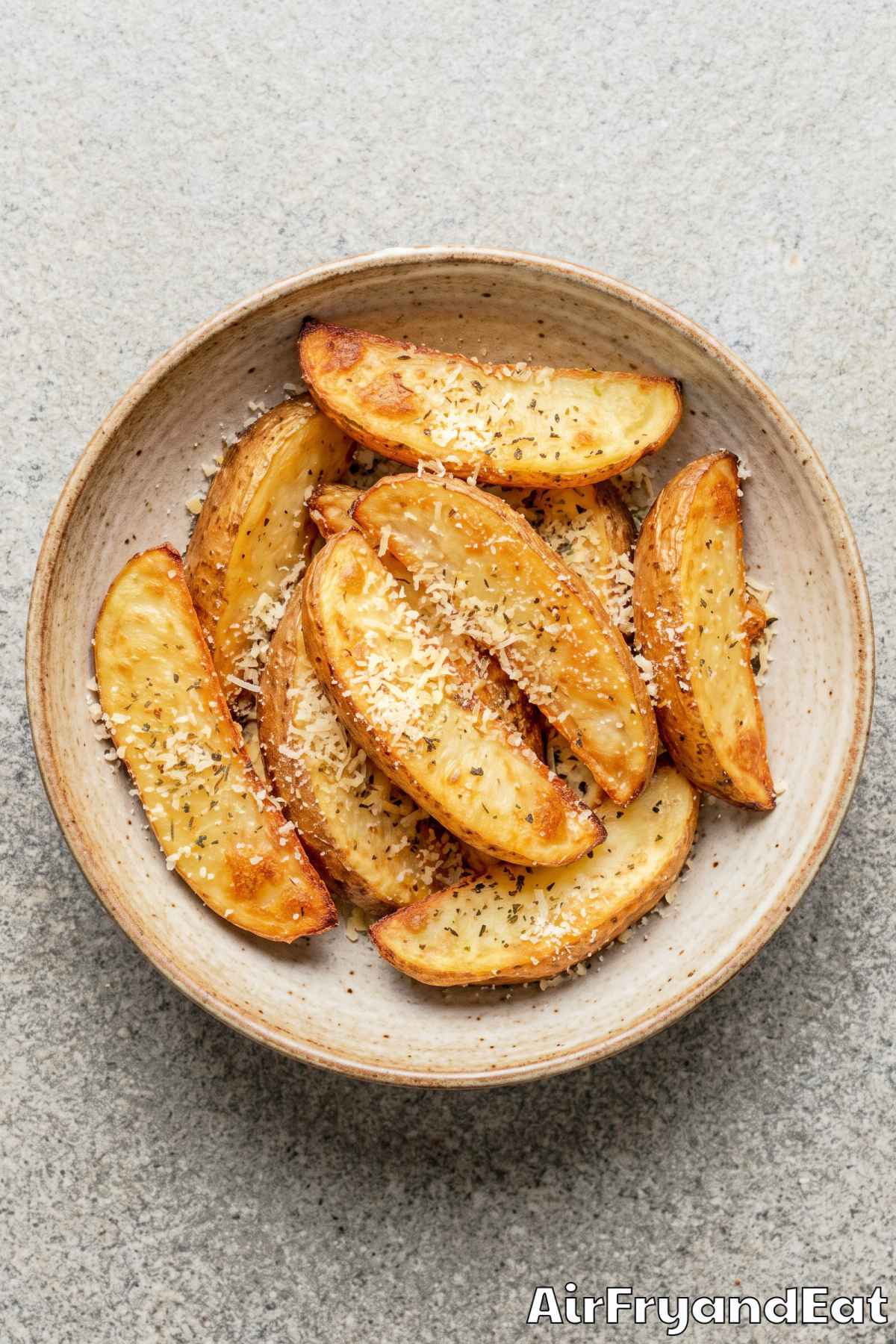 Crispy garlic parmesan potato wedges