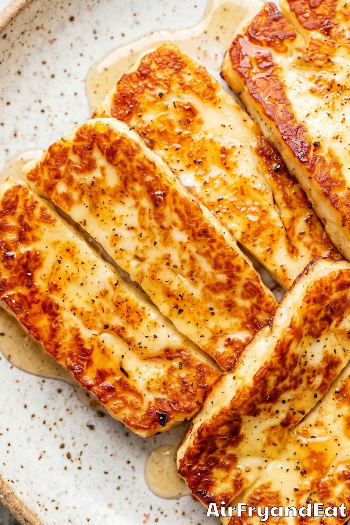 Crunchy air fryer halloumi bites