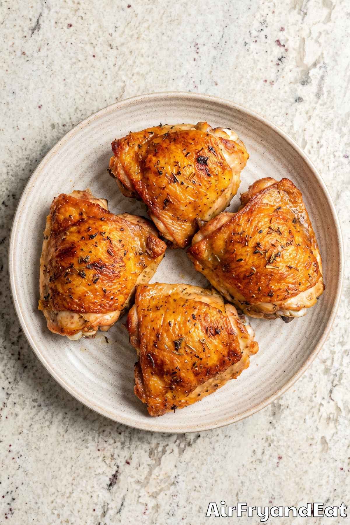 Crispy air fryer chicken thighs