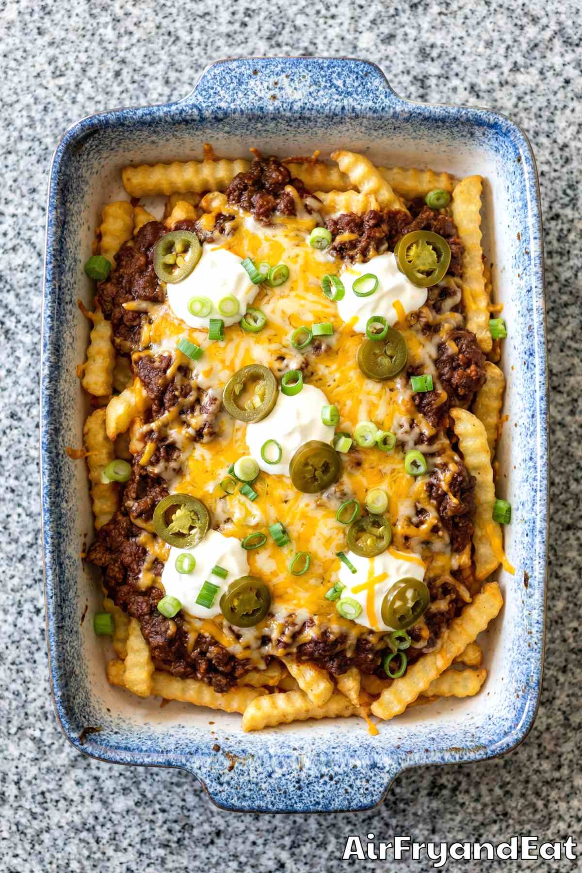 Cheesy air fryer loaded chili fries