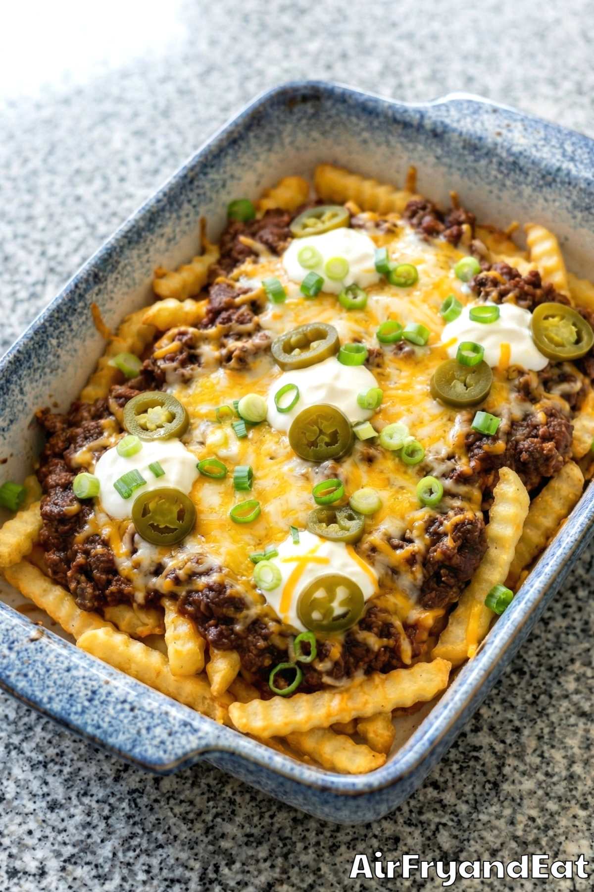 Mouthwatering air fryer chili cheese fries