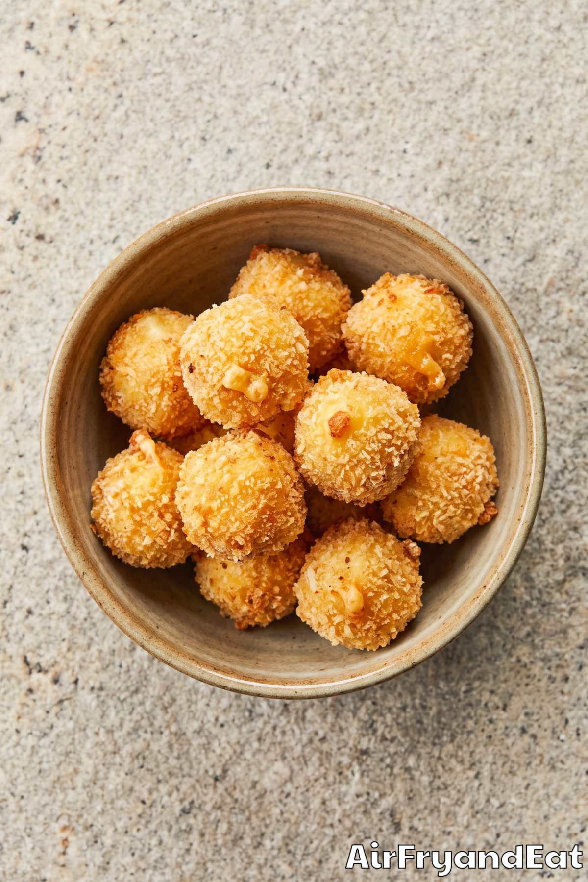 Crispy air fryer mac and cheese bites