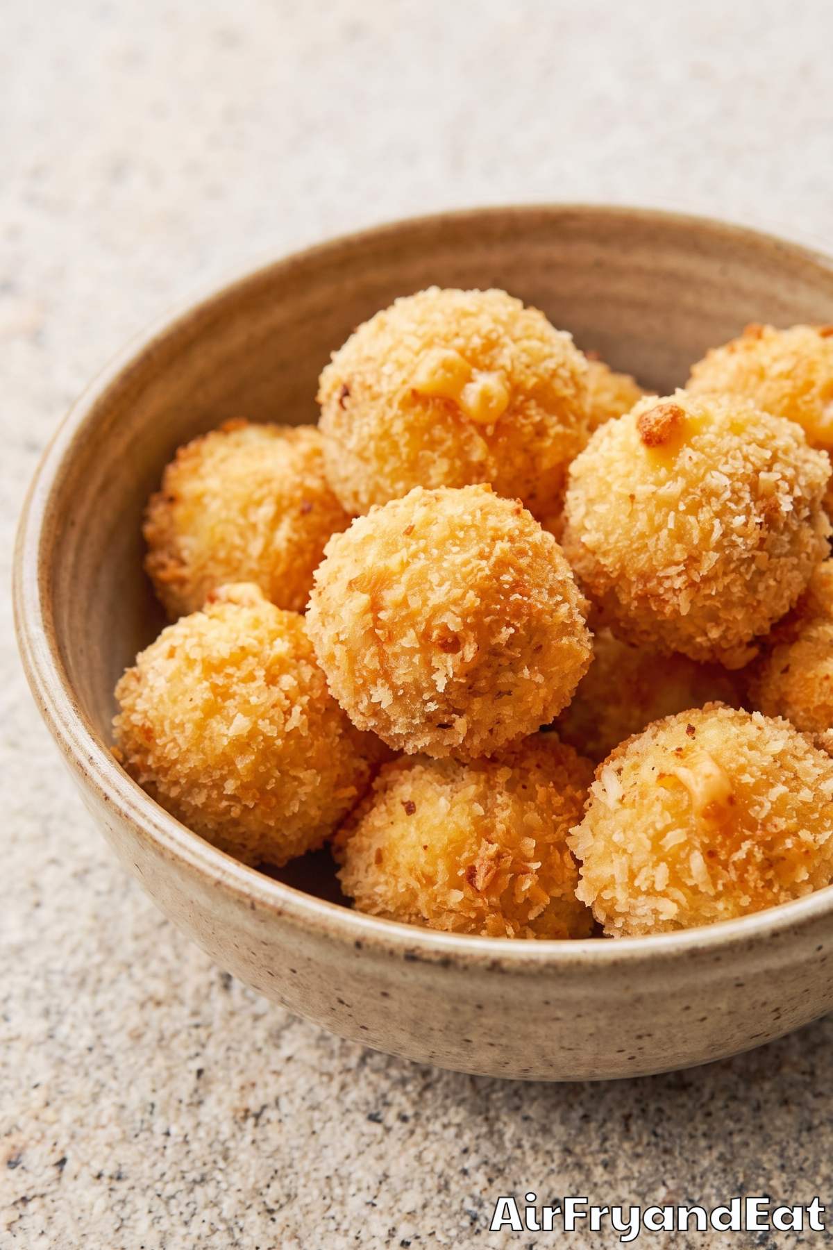 Air fryer mac and cheese bites dip