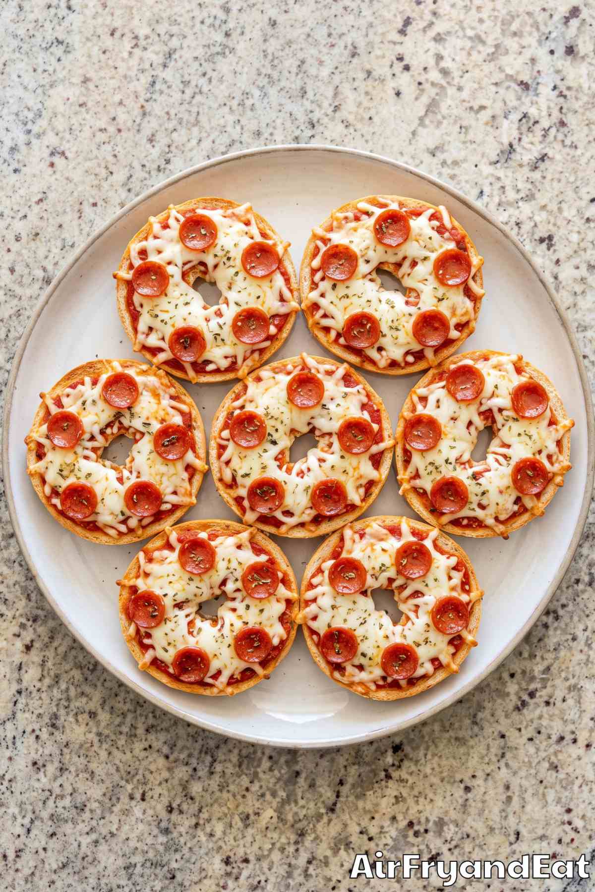 Easy air fryer pizza bagels