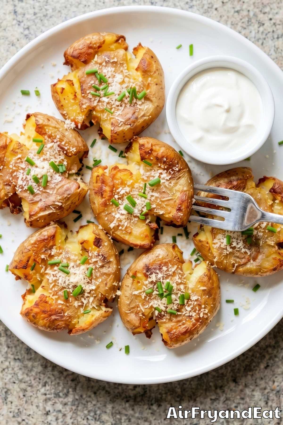 Herbed crispy air fryer smashed potatoes